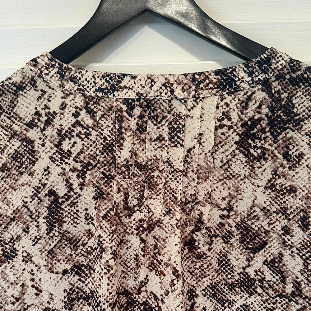 Evereve Black and Cream Patterned Blouse - Picture 4 of 4